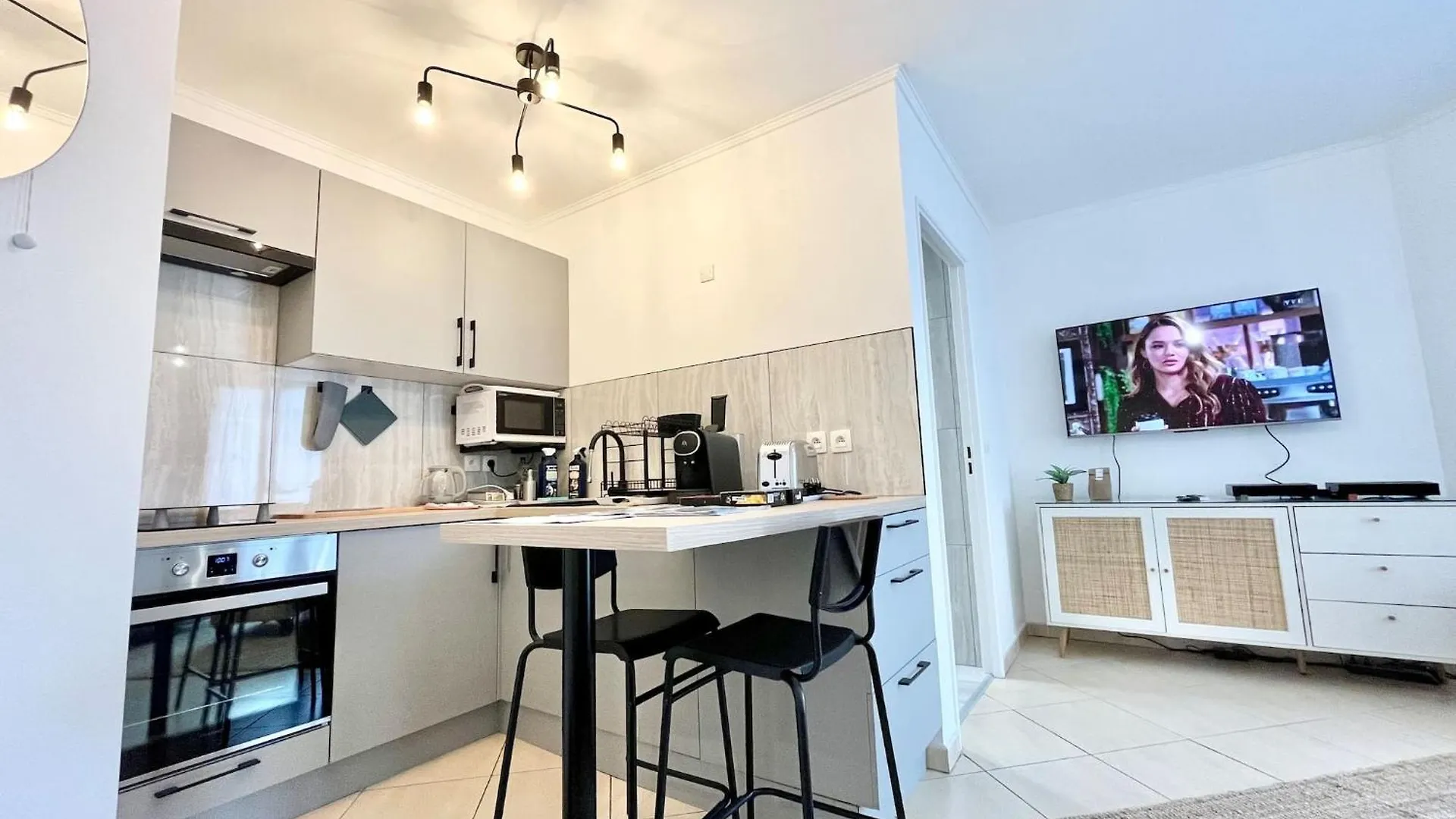 Appartement 'La Villa Melanie' Neuf, Equipe, Terrasse, Centre Menton