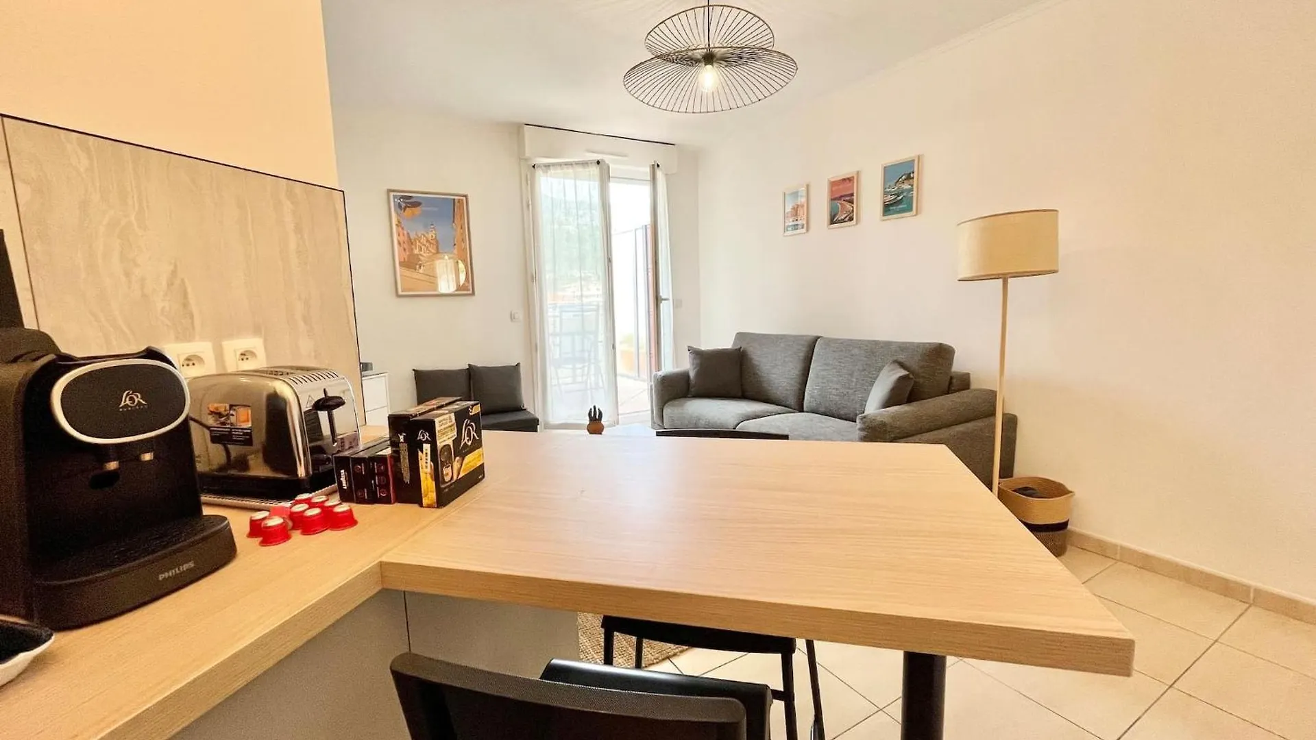 'La Villa Melanie' Neuf, Equipe, Terrasse, Centre Menton 0*,  France